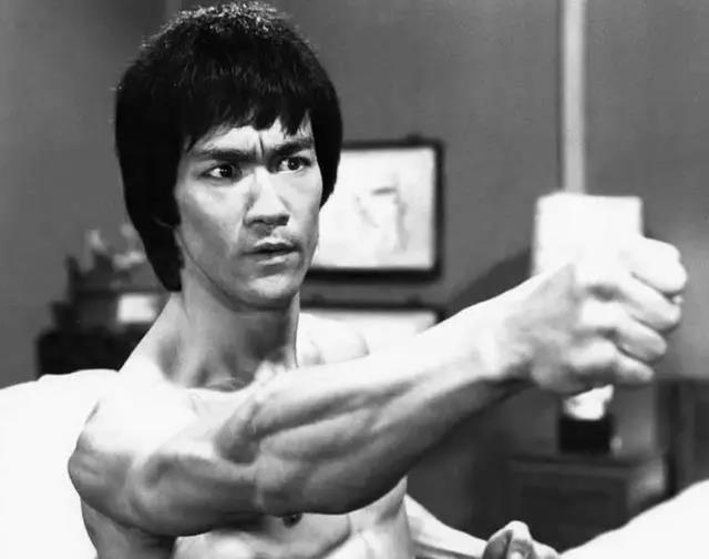 武术电影生涯成就元彪在线观看_元彪的武术生涯与电影成就_武术电影生涯成就元彪是谁