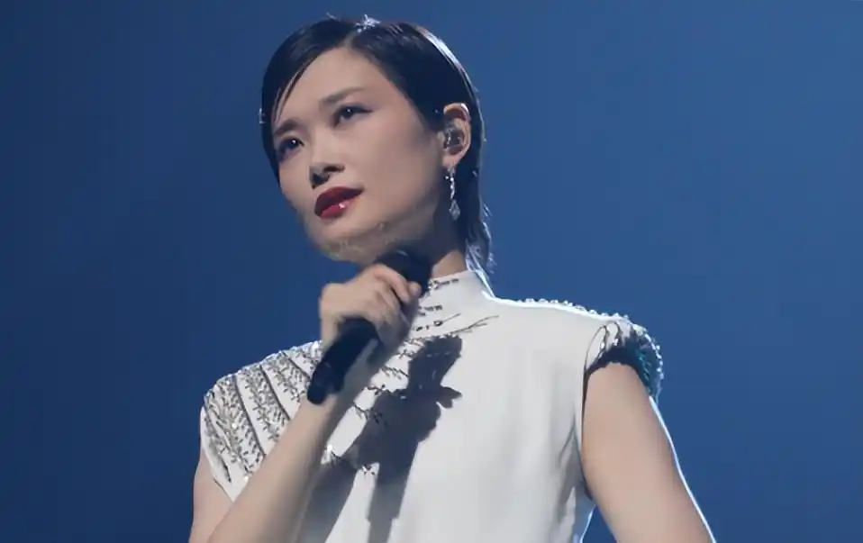 李宇春名曲_李宇春音乐_李宇春的音乐作品横跨多个领域，持续影响乐坛