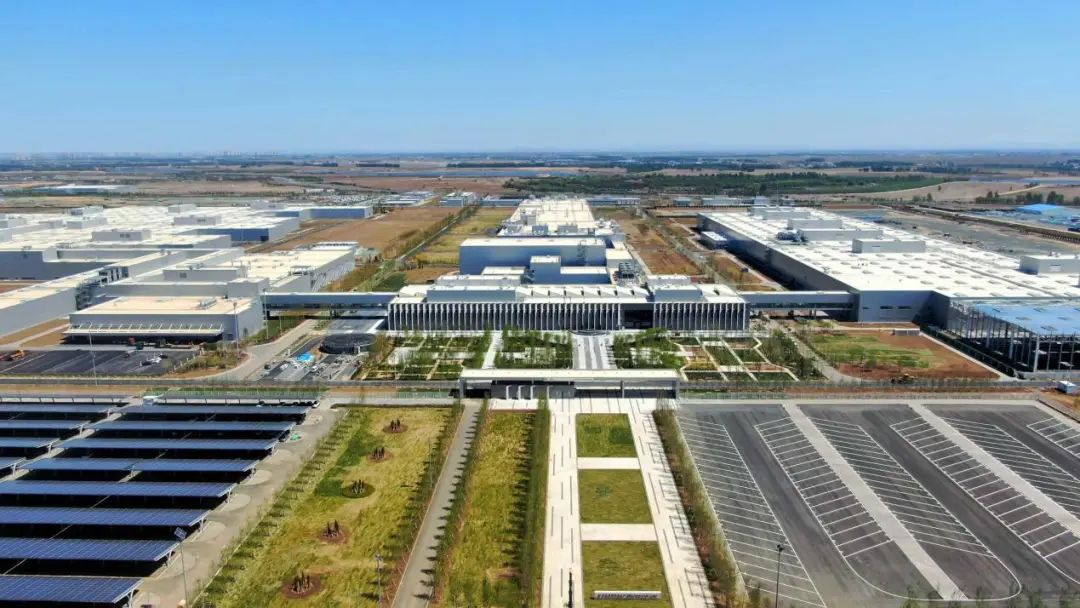 宝马汽车对未来安全标准的引领性_关于宝马汽车_关于宝马的问题