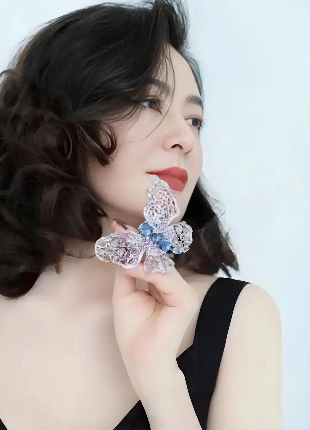关之琳与不同风格导演的合作_关之琳参演电影_关之琳竟然演过这样
