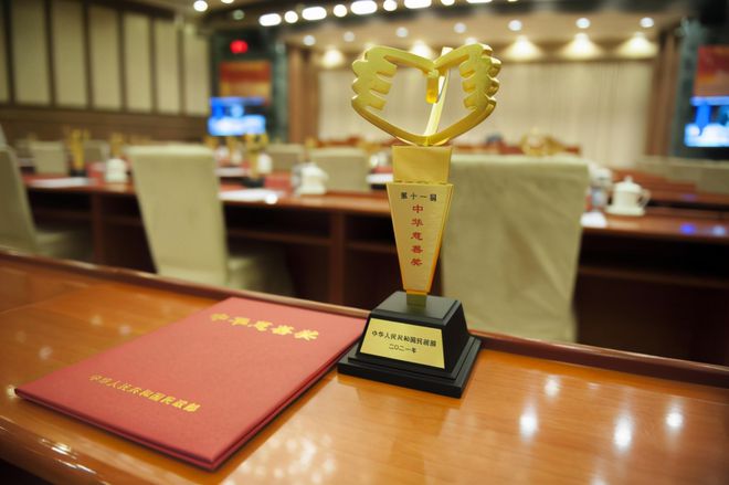 雷军兑现承诺_雷军与社会责任的履行_雷军承诺过什么